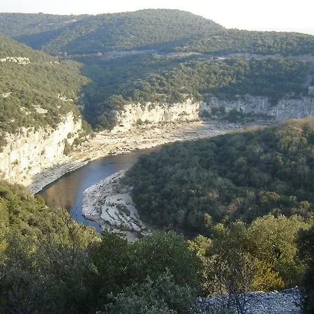 Le Passage De Vallon-Pont-dʼArc