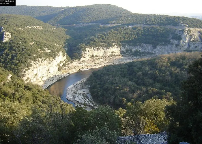 Le Passage De Vallon-Pont-dʼArc